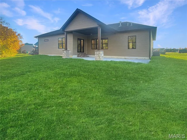 $515,000 | 8055 Radcliffe Place, Troy, IL 62294