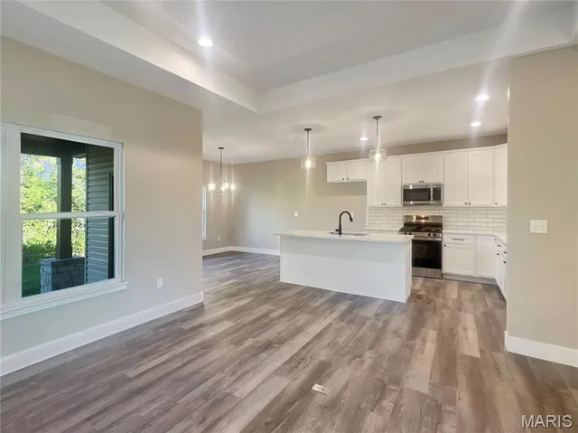 $515,000 | 8055 Radcliffe Place, Troy, IL 62294