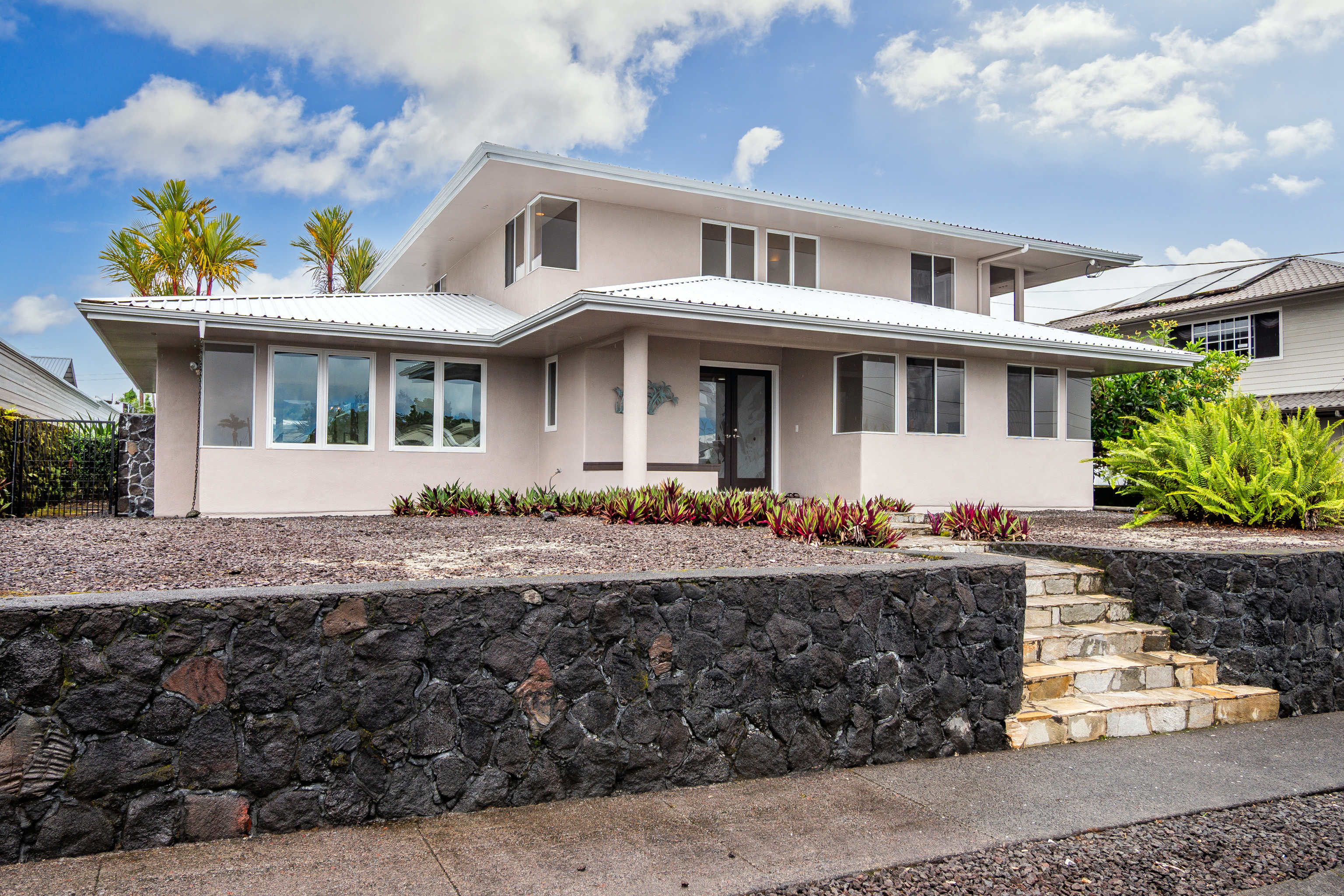 862 Hoolaulea Street Hilo, HI 96720 - Photo 2 of 30