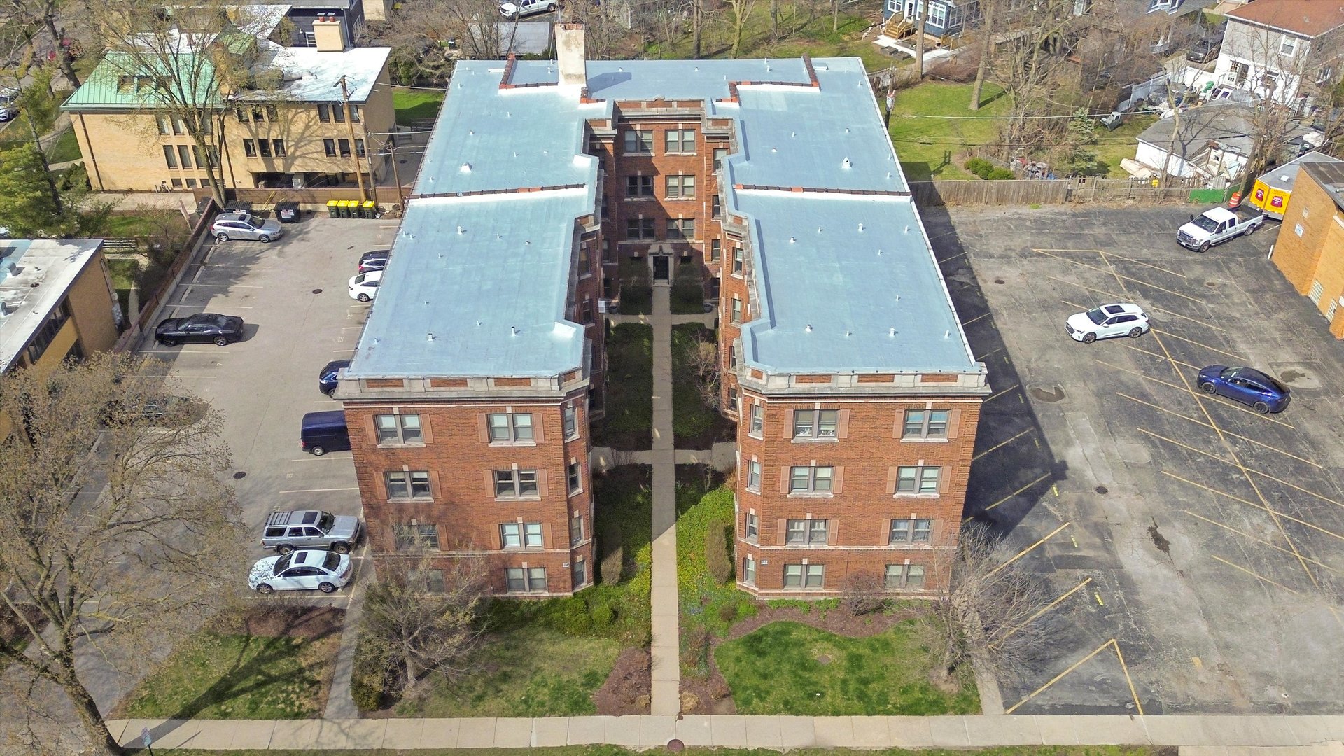 52 Forest Avenue, Unit 2S Riverside, IL 60546 - Photo 39 of 43 front view of a brick building