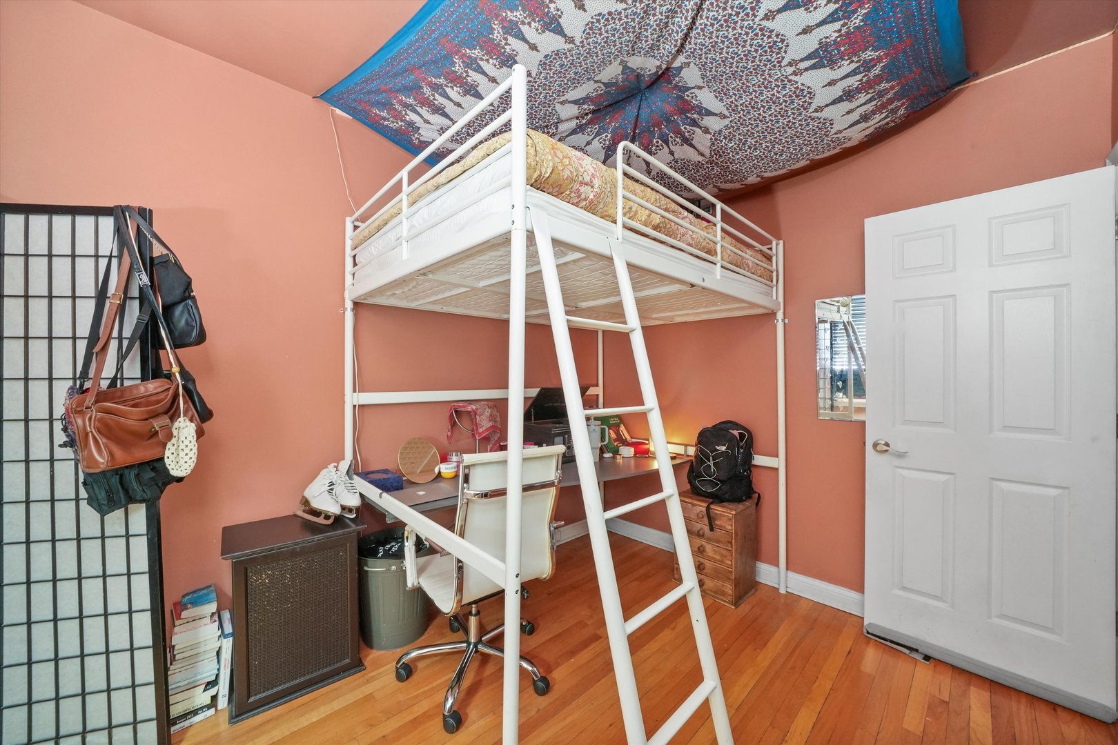 52 Forest Avenue, Unit 2S Riverside, IL 60546 - Photo 8 of 43 a view of a room with gym equipment