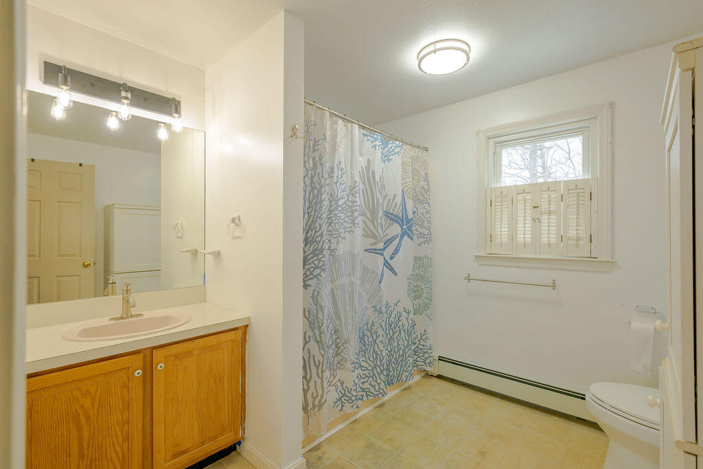 37 Square Rigger Lane Hyannis, MA 02601 - Photo 34 of 49 Shared 2nd Flr Bath
