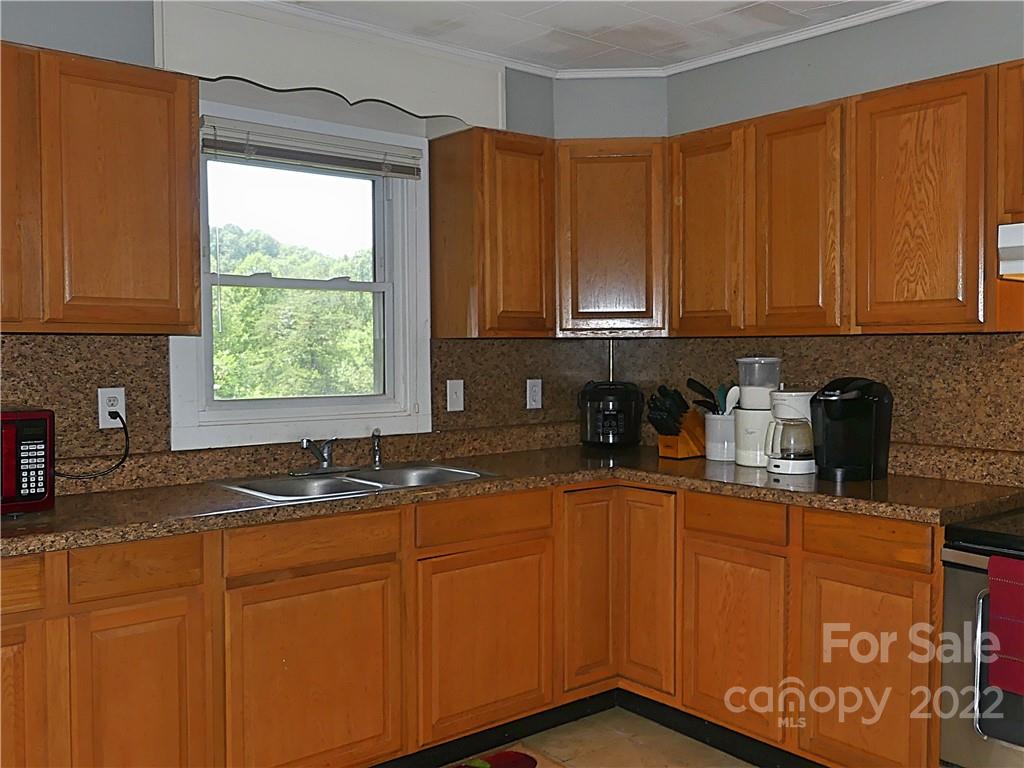 66 Mc Kinney Road Marion, NC 28752 - Photo 10 of 39 Gallery Image 10