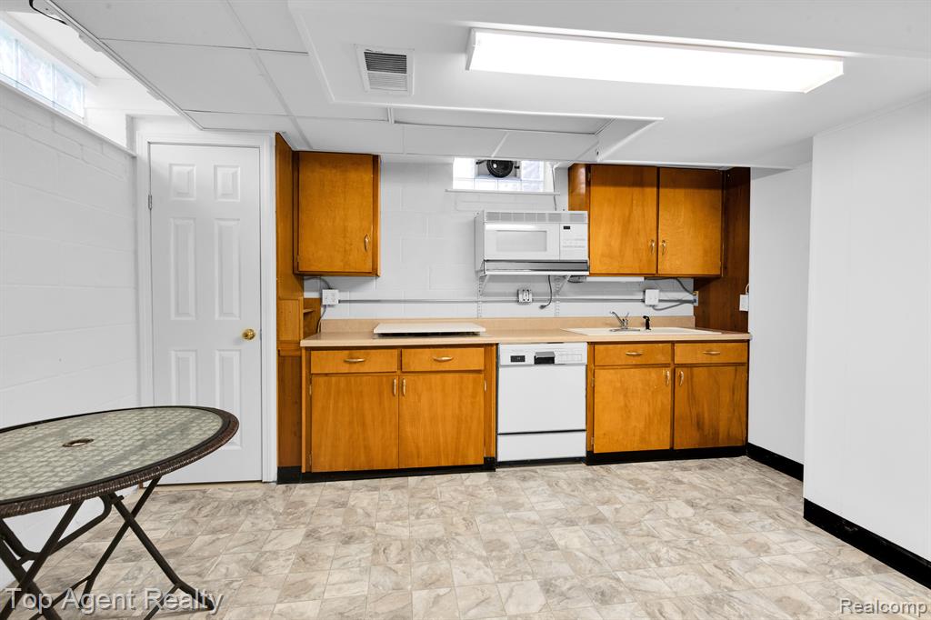 3261 Bathurst Avenue Rochester Hills, MI 48309 - Photo 24 of 35
