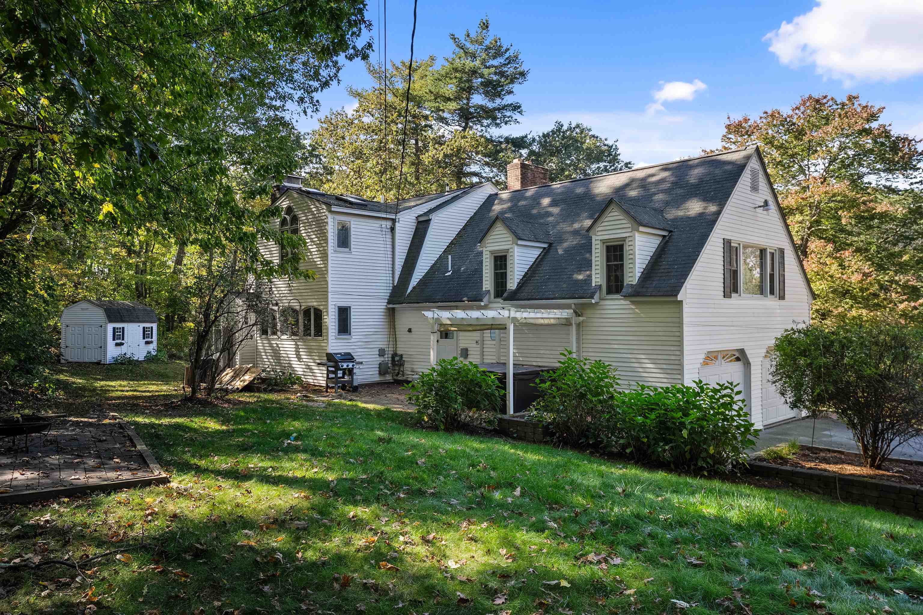 14 Woodland Road Windham, NH 03087 - Photo 4 of 54