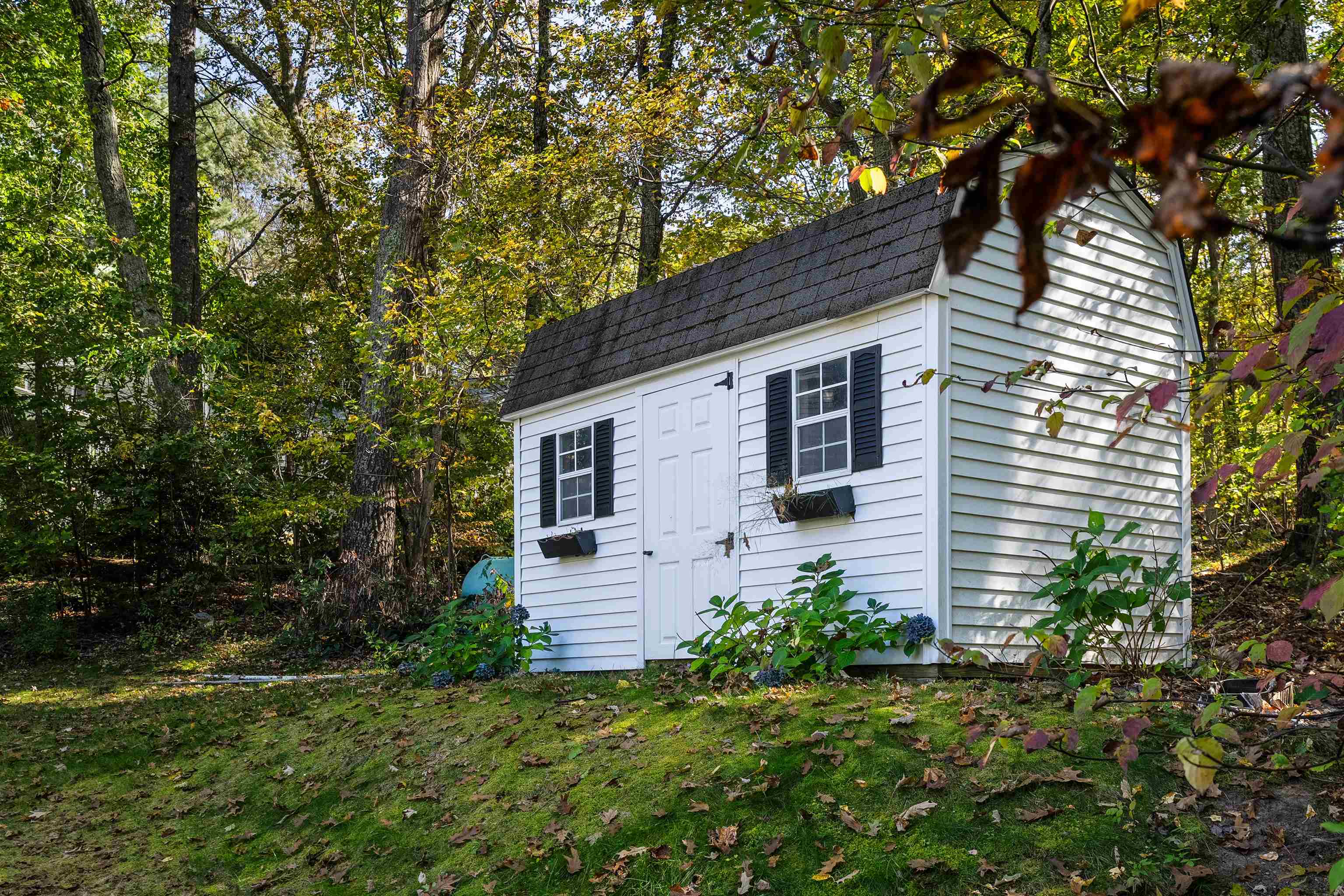 14 Woodland Road Windham, NH 03087 - Photo 6 of 54