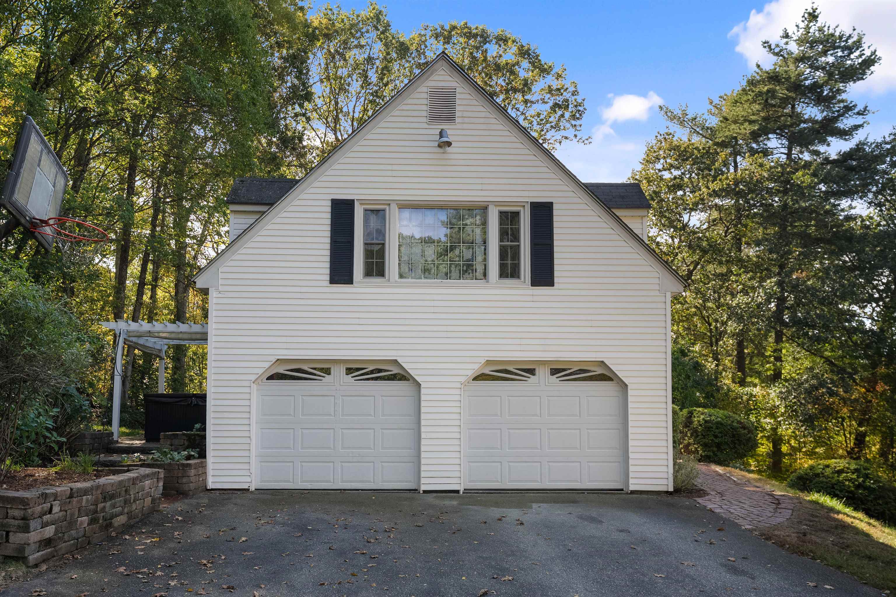 14 Woodland Road Windham, NH 03087 - Photo 8 of 54