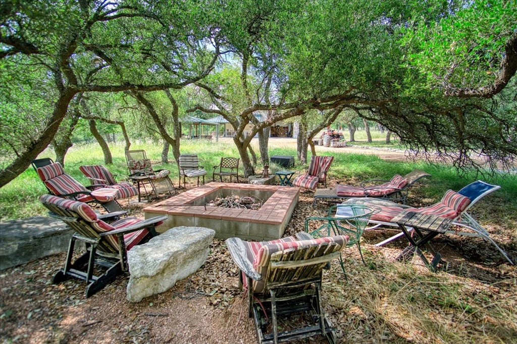 1411 Grape Creek Road Fredericksburg, TX 78624 - Photo 29 of 44