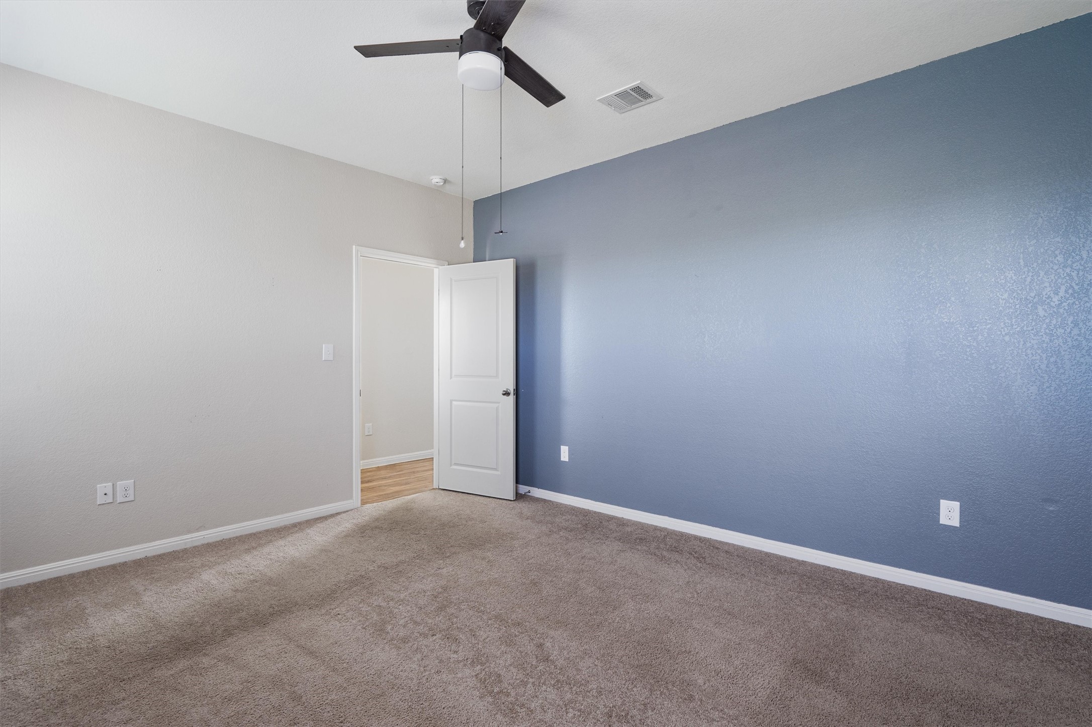 205 Athena Way Jarrell, TX 76537 - Photo 11 of 17