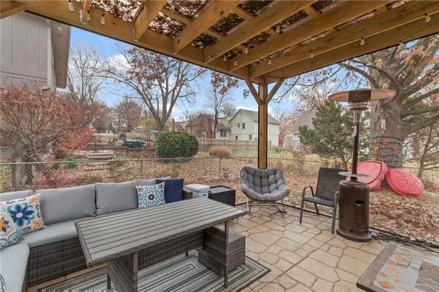 $325,000 | 11623 Locust Street, Kansas City, MO 64131