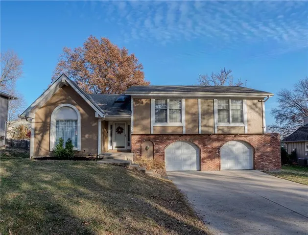 $325,000 | 11623 Locust Street, Kansas City, MO 64131