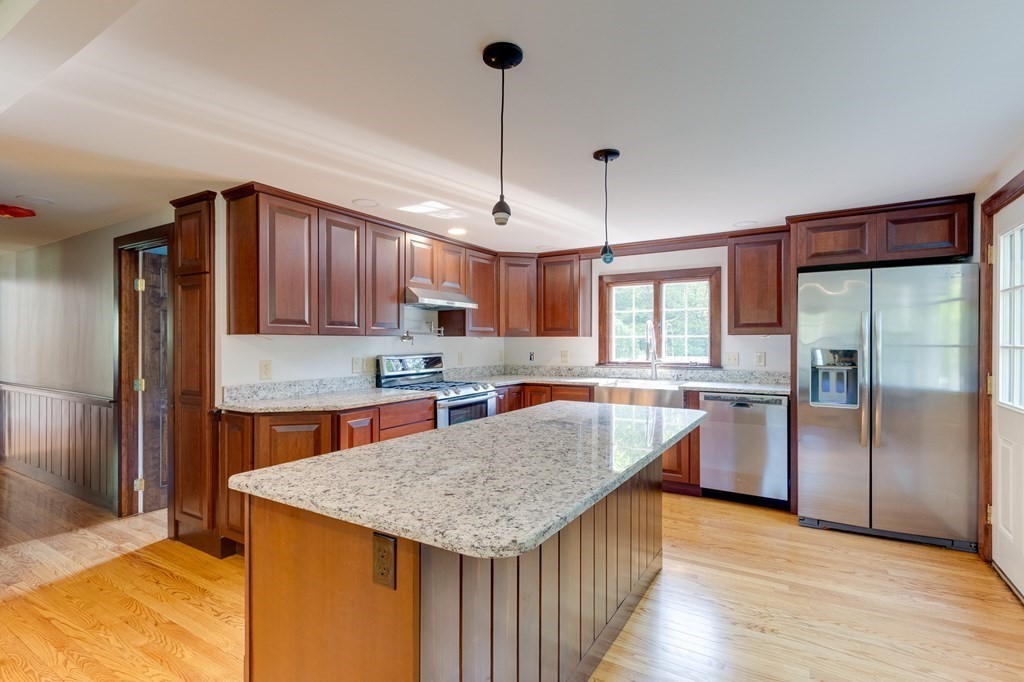 124 Hastings Road Spencer, MA 01562 - Photo 2 of 33 Gallery Image 2