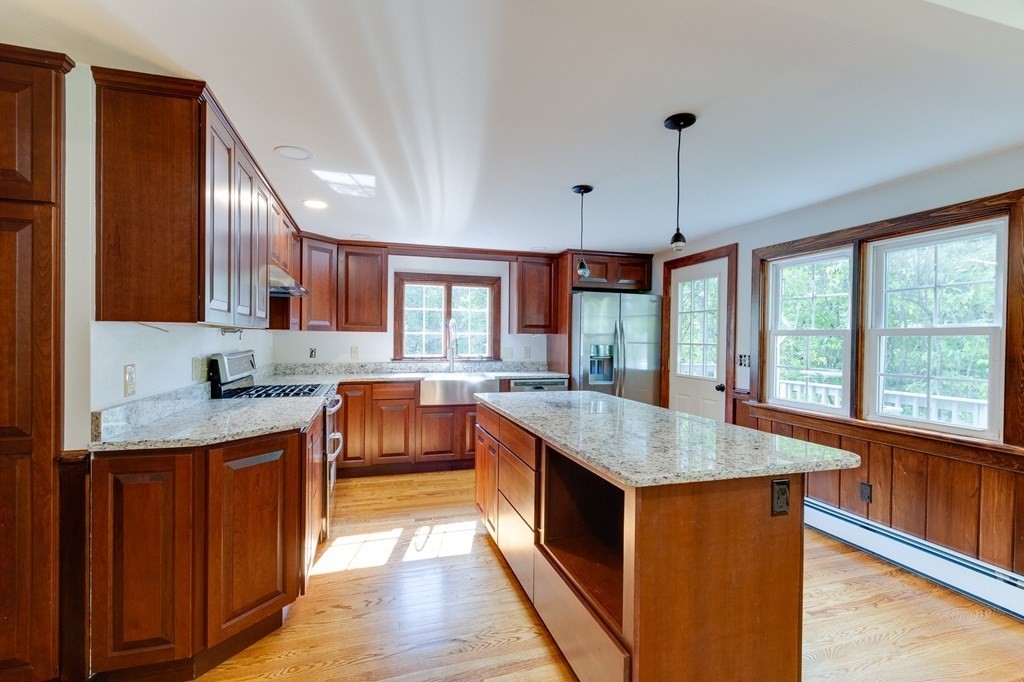 124 Hastings Road Spencer, MA 01562 - Photo 4 of 33 Gallery Image 4