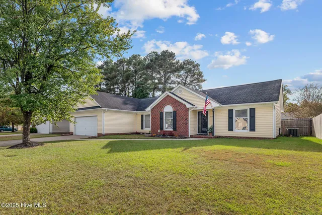 $294,900 | 304 Fall Drive, Jacksonville, NC 28540