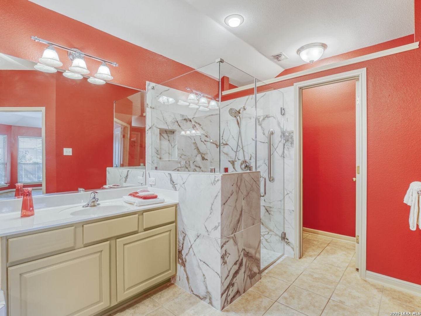 9236 Larsons Lane Helotes, TX 78023 - Photo 17 of 33