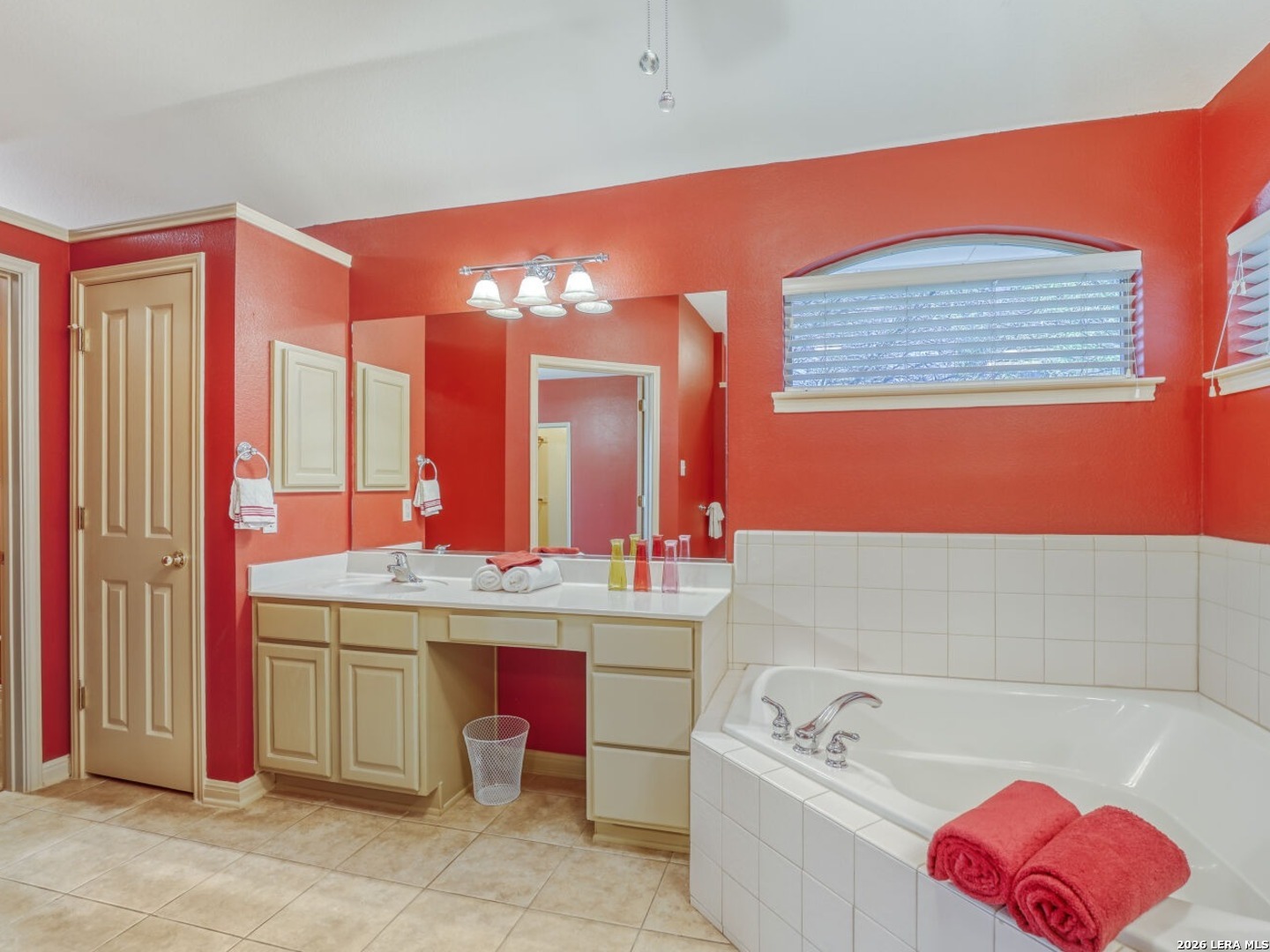 9236 Larsons Lane Helotes, TX 78023 - Photo 18 of 33