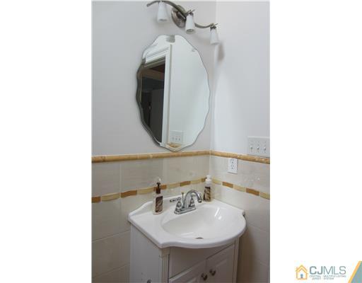 4 Cannon Road East Brunswick, NJ 08816 - Photo 14 of 16 Gallery Image 14