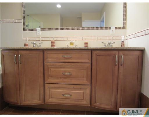 4 Cannon Road East Brunswick, NJ 08816 - Photo 9 of 16 Gallery Image 9