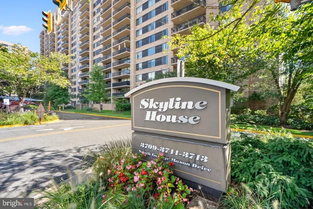 a view of sign board