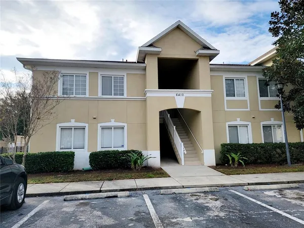 $1,750 | 6410 Cypressdale Drive, Unit 201, Riverview, FL 33578
