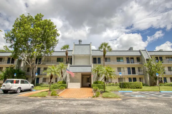 $3,200 | 4822 Esedra Court, Unit 206, Lake Worth, FL 33467