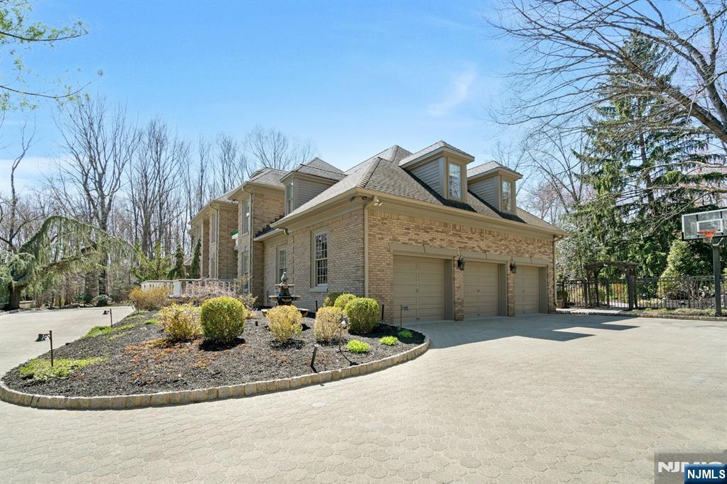 31 Burning Hollow Road Saddle River, NJ 07458 - Photo 2 of 50