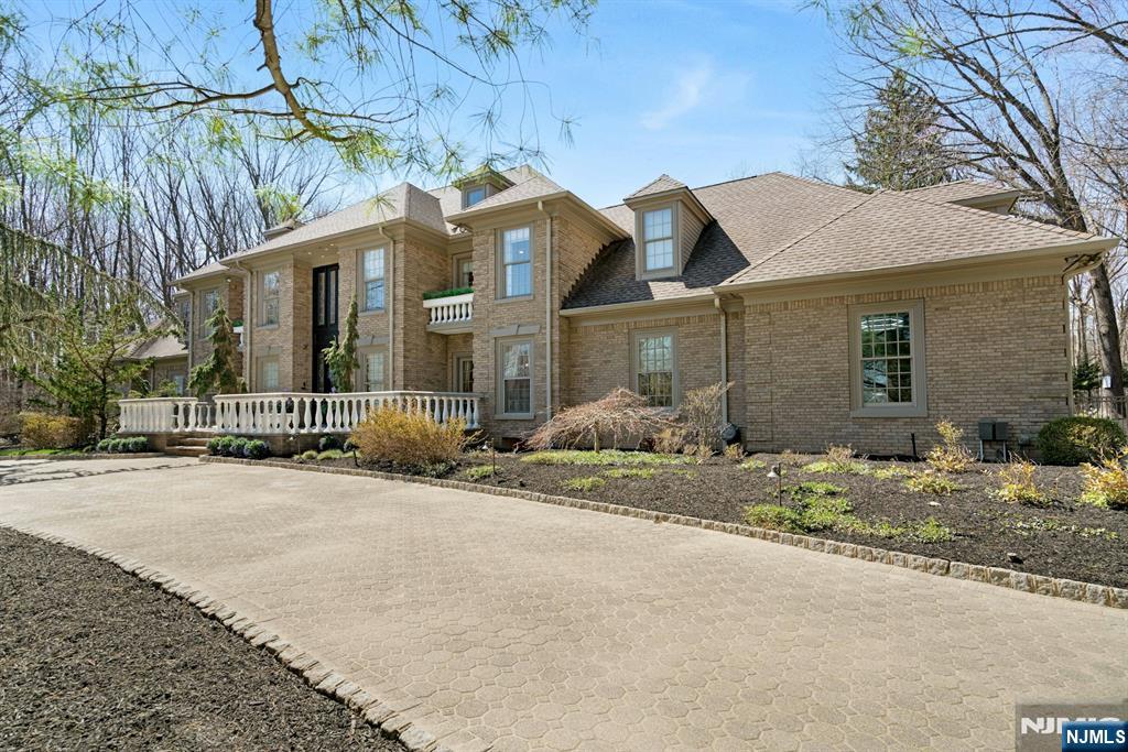 31 Burning Hollow Road Saddle River, NJ 07458 - Photo 3 of 50