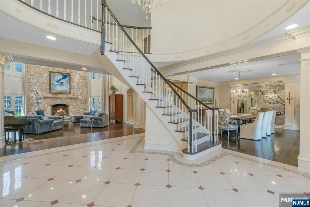 31 Burning Hollow Road Saddle River, NJ 07458 - Photo 4 of 50
