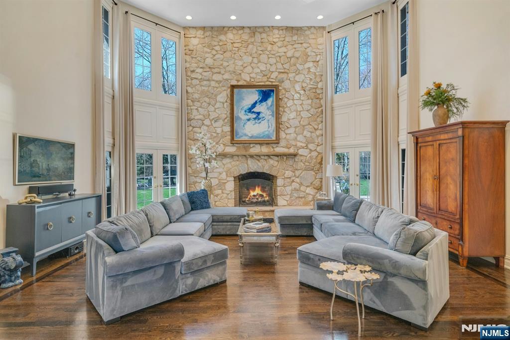 31 Burning Hollow Road Saddle River, NJ 07458 - Photo 5 of 50