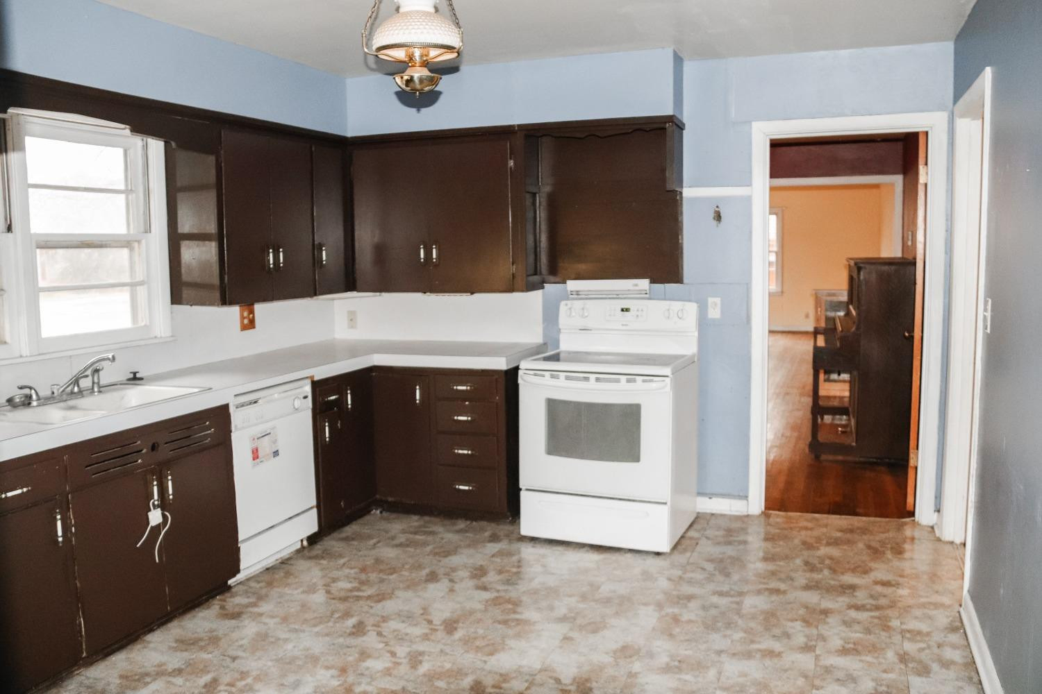 205 Southwest 10th Plainview, TX 79072 - Photo 7 of 29 Photo 7