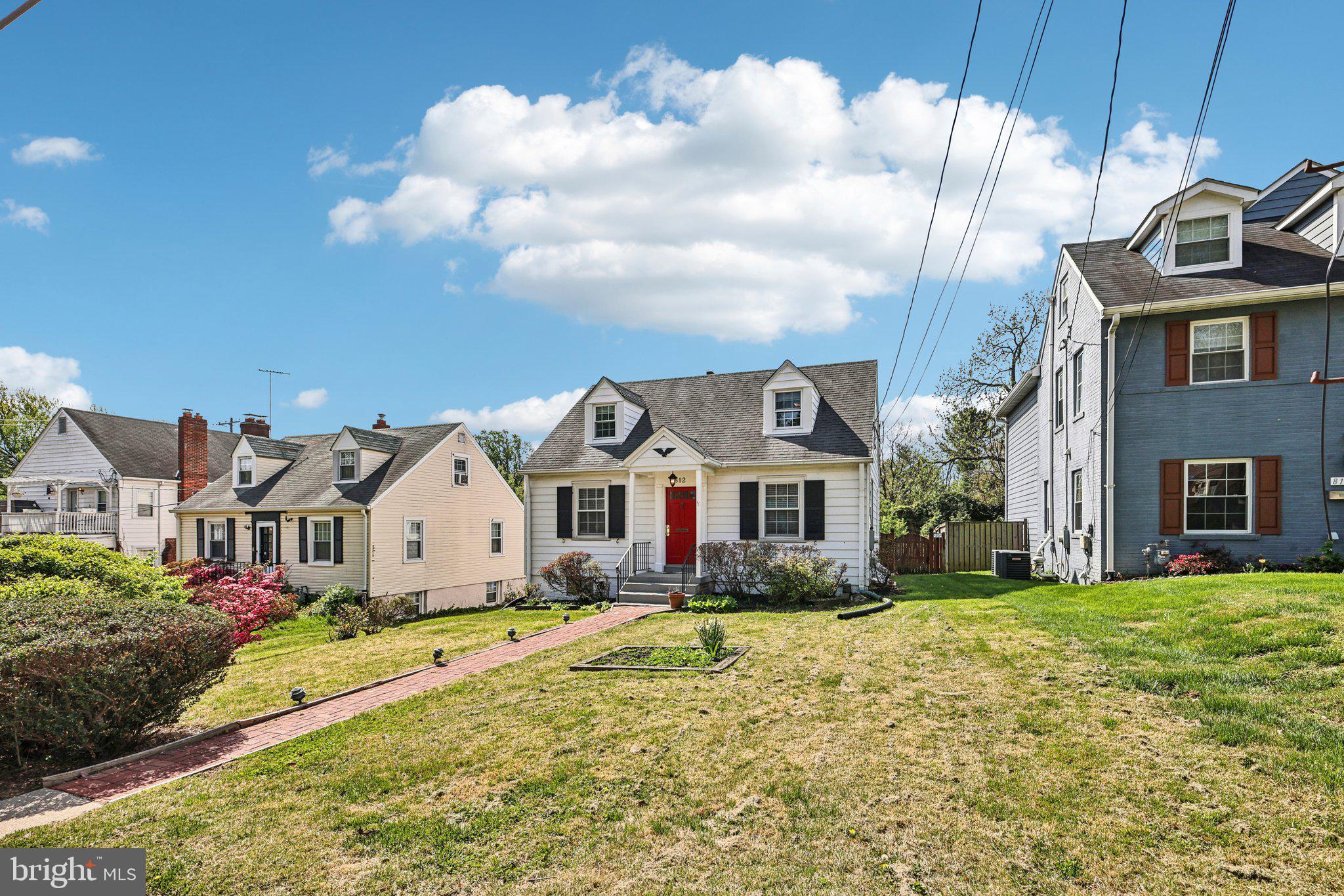 812 Forest Glen Road Silver Spring, MD 20901 - Photo 3 of 55