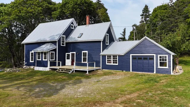 $425,000 | 313 Atlantic Road, Swans Island, ME 04685