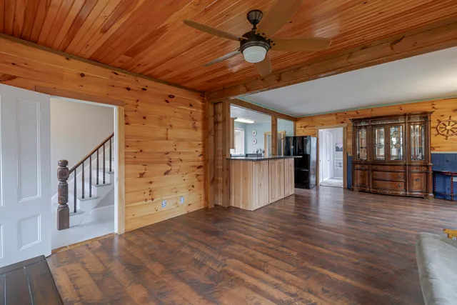 $425,000 | 313 Atlantic Road, Swans Island, ME 04685