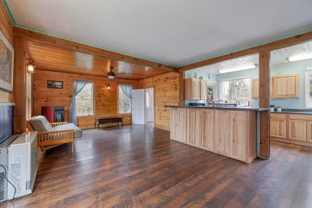 $425,000 | 313 Atlantic Road, Swans Island, ME 04685