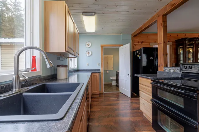 $425,000 | 313 Atlantic Road, Swans Island, ME 04685