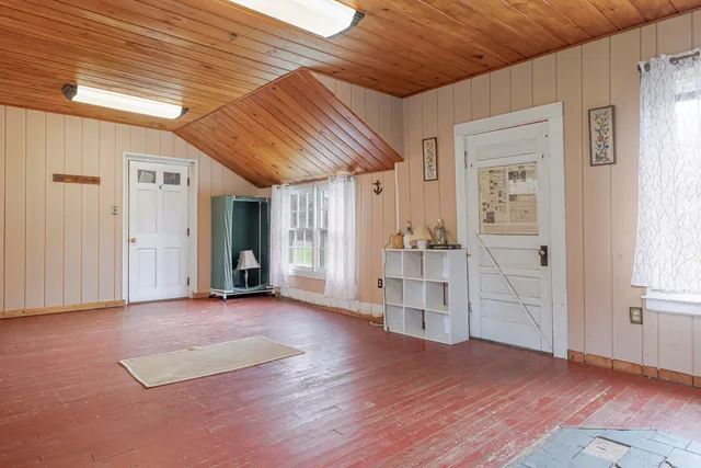 $425,000 | 313 Atlantic Road, Swans Island, ME 04685