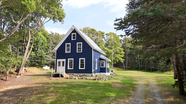 $425,000 | 313 Atlantic Road, Swans Island, ME 04685