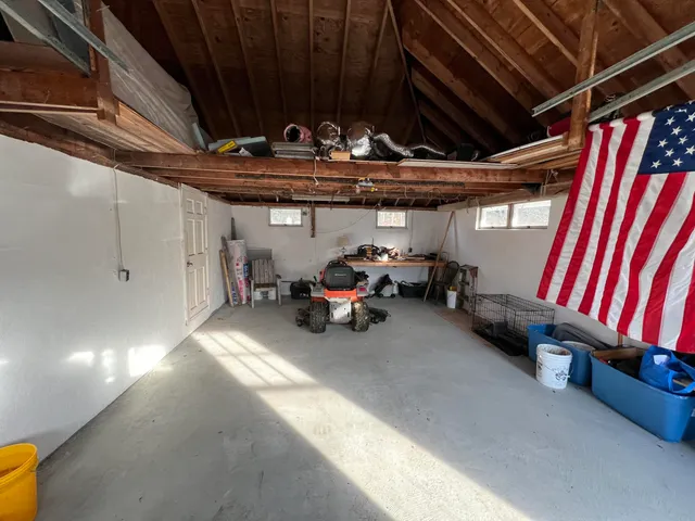 $425,000 | 313 Atlantic Road, Swans Island, ME 04685