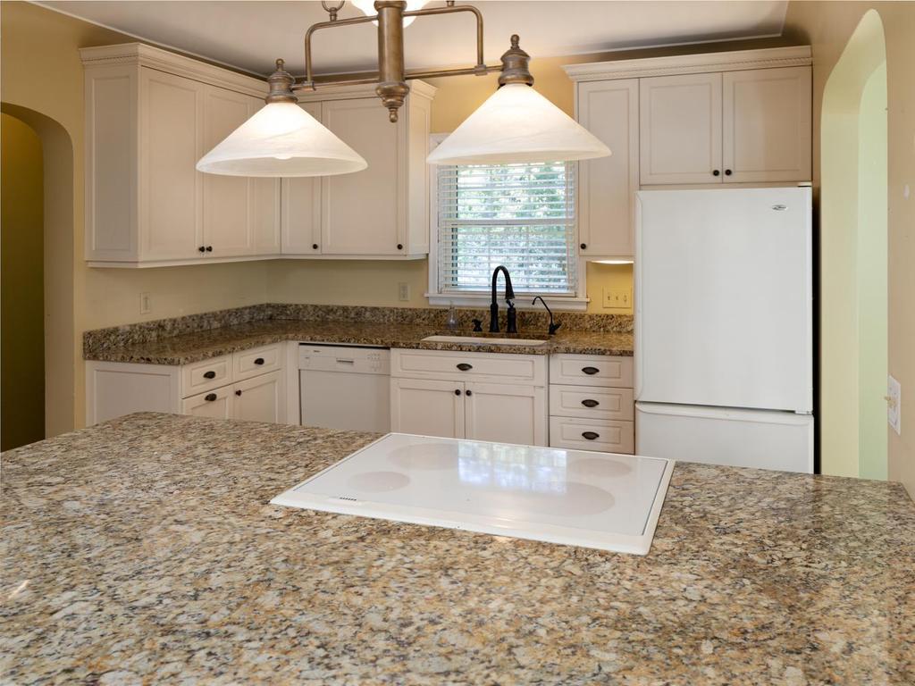 26270 Smithtown Road Excelsior, MN 55331 - Photo 12 of 32 Gallery Image 12