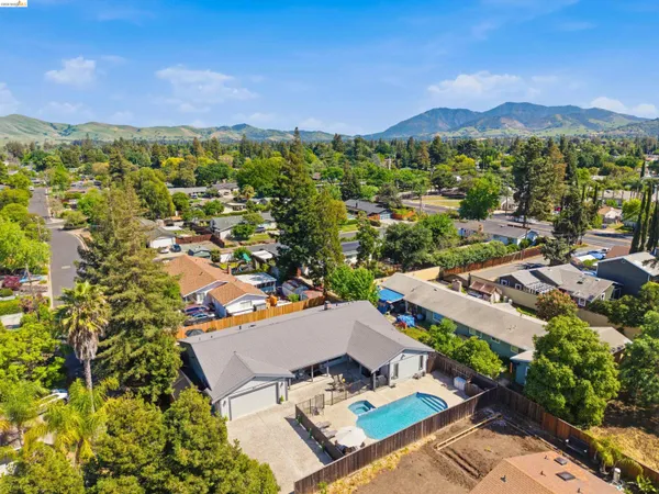 $1,240,000 | 3622 Delancey Lane, Concord, CA 94519