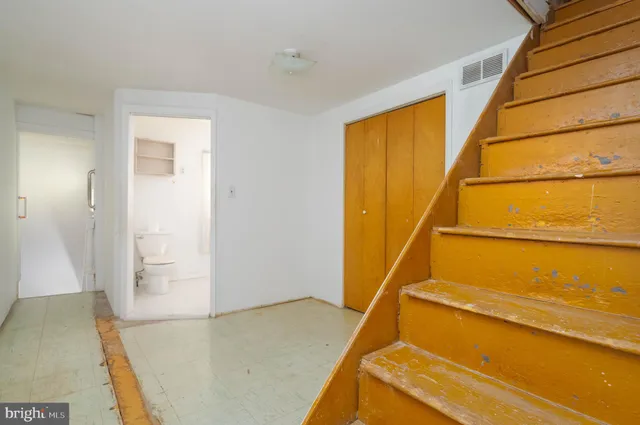 a view of an entryway