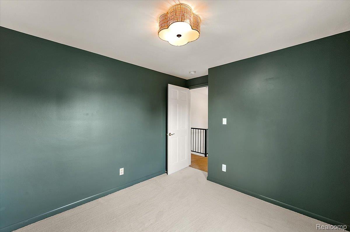 4403 Amherst Road Royal Oak, MI 48073 - Photo 31 of 60 Alternate View of Bedroom #3
