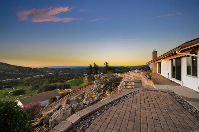 $949,000 | 13065 VÃa Suena, Valley Center, CA 92082