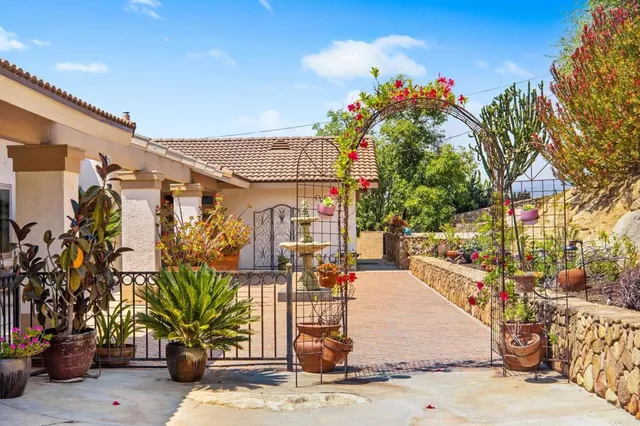 $949,000 | 13065 VÃa Suena, Valley Center, CA 92082