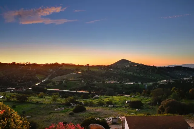 $949,000 | 13065 VÃa Suena, Valley Center, CA 92082