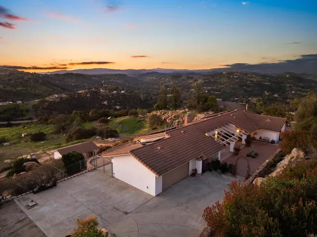 $949,000 | 13065 VÃa Suena, Valley Center, CA 92082