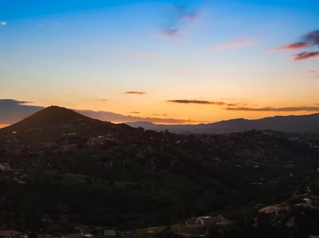 $949,000 | 13065 VÃa Suena, Valley Center, CA 92082