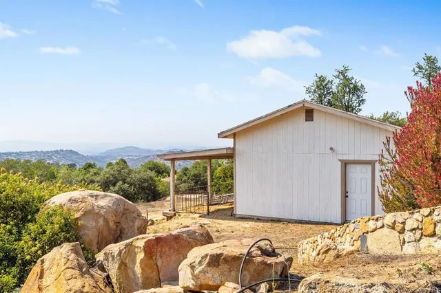 $949,000 | 13065 VÃa Suena, Valley Center, CA 92082