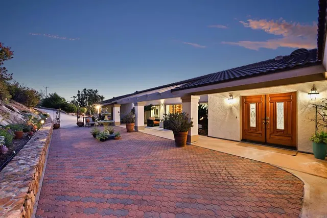 $949,000 | 13065 VÃa Suena, Valley Center, CA 92082