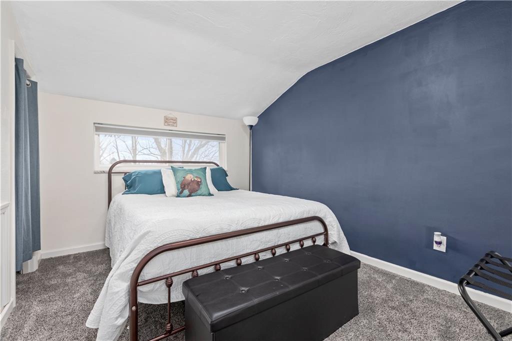 333 Frazier Drive Pittsburgh, PA 15235 - Photo 15 of 22 a bedroom with a bed and a window